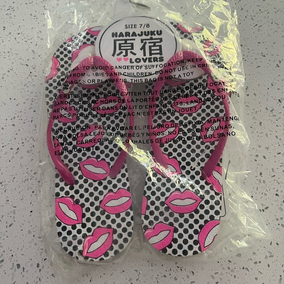 Harajuku Lovers Shoes - Gwen Steffani Hara Juku Lovers Flip Flops NWT